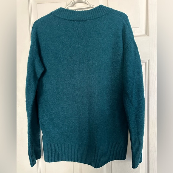 GAP Boucle V-Neck Sweater - Picture 6 of 6